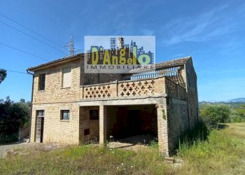 Foto 3 - Rustico Contrada Pagliare
 
2, Monsampolo del Tronto - foto 3