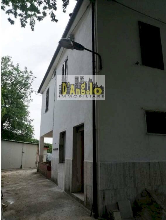 Foto 2 - Casa indipendente Strada radicina
 
53, Roccafluvione - foto 2