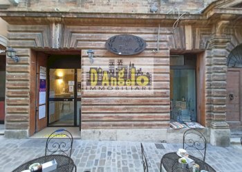 Foto 1 - Bar Tavola Calda - Fredda Corso Serpente Aureo
 
77, Offida - foto 1