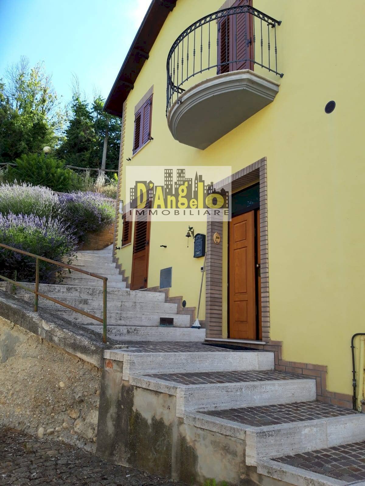 Foto 1 - Casa indipendente Via Castello
 
10, Rotella - foto 1