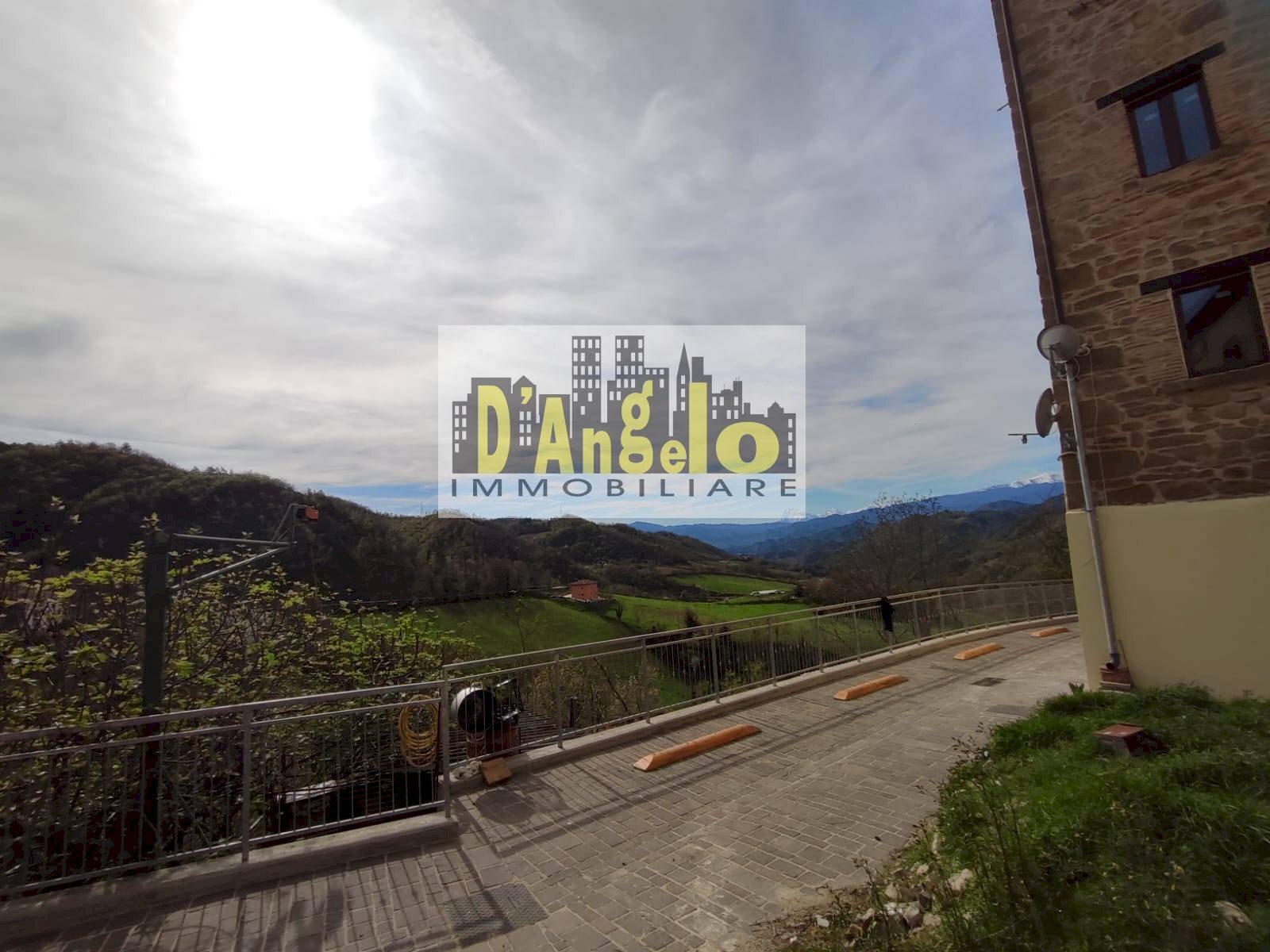 Foto 1 - Casa indipendente Piazza Vittorio Emanuele II
 
7, Palmiano - foto 1