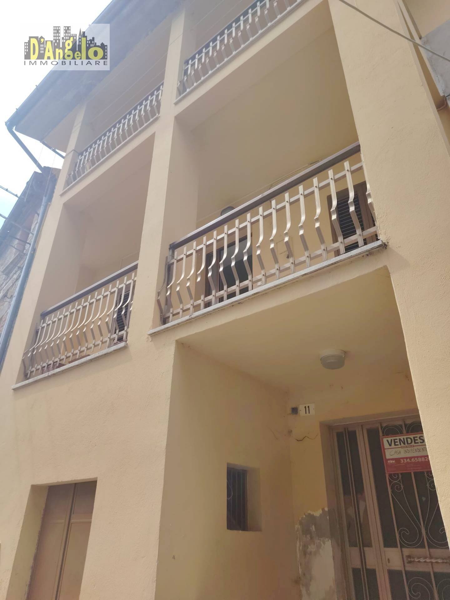 Foto 1 - Villa a Schiera Piazza Vittorio Emanuele II
 
10, Palmiano - foto 1