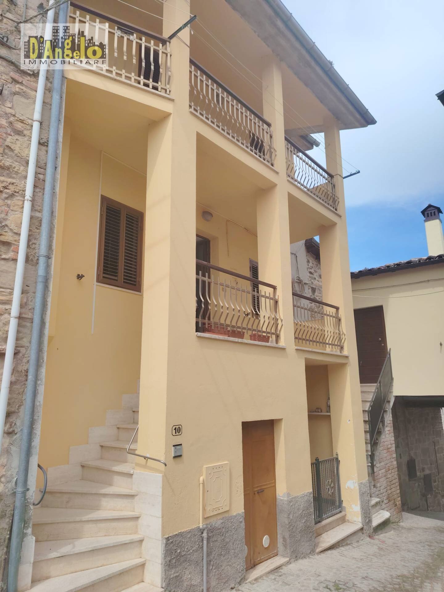 Foto 2 - Villa a Schiera Piazza Vittorio Emanuele II
 
10, Palmiano - foto 2