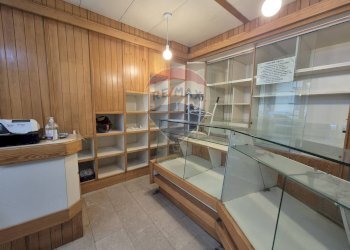 Dispensa di stoccaggio - Locale Commerciale Via Kerbaker
 
84, Napoli - foto 3