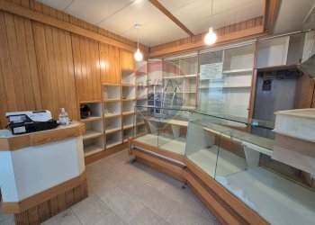 Dispensa di stoccaggio - Locale Commerciale Via Kerbaker
 
84, Napoli - foto 6