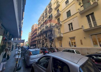 Edificio all\'aperto - Locale Commerciale Via Kerbaker
 
84, Napoli - foto 11