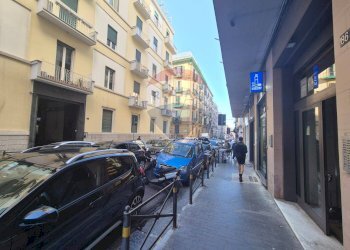 Edificio all\'aperto - Locale Commerciale Via Kerbaker
 
84, Napoli - foto 12