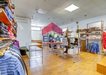 Foto 7 - Negozio Viale San Lorenzo
 
10, Ardea - foto 7