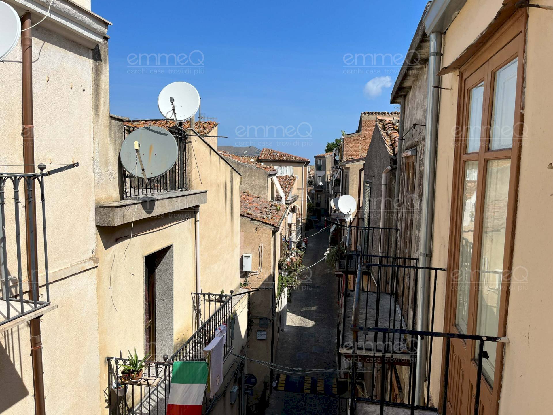 Foto 2 - Trilocale via Discesa Scuole
 
2, Castelbuono - foto 2