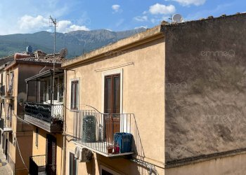 Foto 3 - Trilocale via Discesa Scuole
 
2, Castelbuono - foto 3