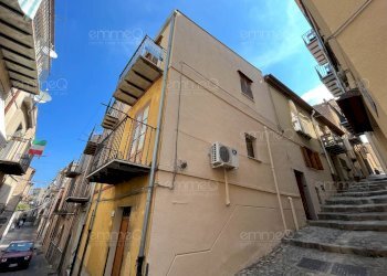 Foto 13 - Trilocale via Discesa Scuole
 
2, Castelbuono - foto 13