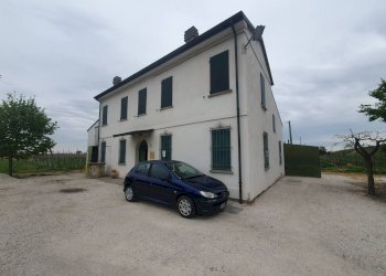 facciata - Casa indipendente Lugo - foto 1