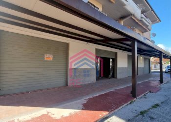 Foto 1 - Locale Commerciale Via Ticino
 
43, Ardea - foto 1