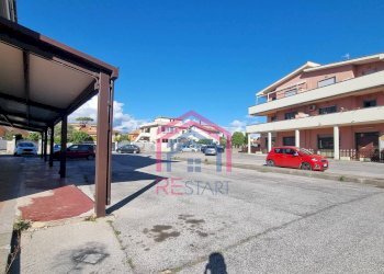 Foto 9 - Locale Commerciale Via Ticino
 
43, Ardea - foto 9