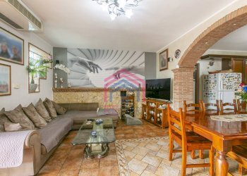 Foto 6 - Villa via stromboli
 
8, Aprilia - foto 6