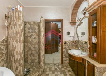 Foto 24 - Villa via stromboli
 
8, Aprilia - foto 24