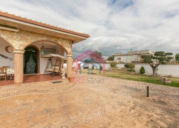 Foto 40 - Villa via stromboli
 
8, Aprilia - foto 40