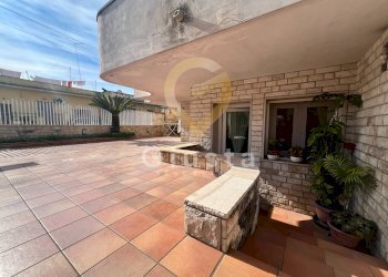 Foto 2 - Quadrilocale Via Specchiarica
 
12, Manduria - foto 2