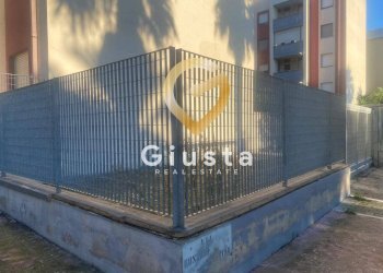 Foto 1 - Box via  Rosario Angelo Lavatino
 
3, Brindisi - foto 1