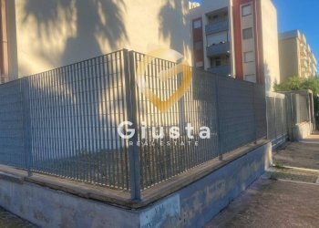 Foto 3 - Box via  Rosario Angelo Lavatino
 
3, Brindisi - foto 3