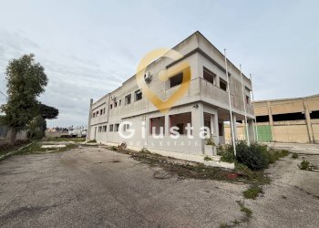 Foto 1 - Capannone Via  Giovanni Battista Amici
 
3, Brindisi - foto 1