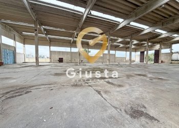 Foto 2 - Capannone Via  Giovanni Battista Amici
 
3, Brindisi - foto 2