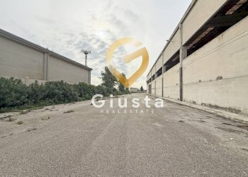 Foto 5 - Capannone Via  Giovanni Battista Amici
 
3, Brindisi - foto 5