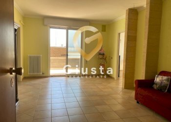 Foto 1 - Quadrilocale Via Vincenzo Gigante
 
2, Cellino San Marco - foto 1