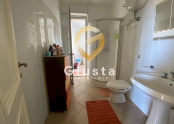 Foto 4 - Quadrilocale Via Vincenzo Gigante
 
2, Cellino San Marco - foto 4