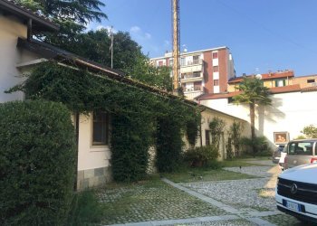 Foto 2 - Locale Commerciale Via Sacco
 
12, Varese - foto 2