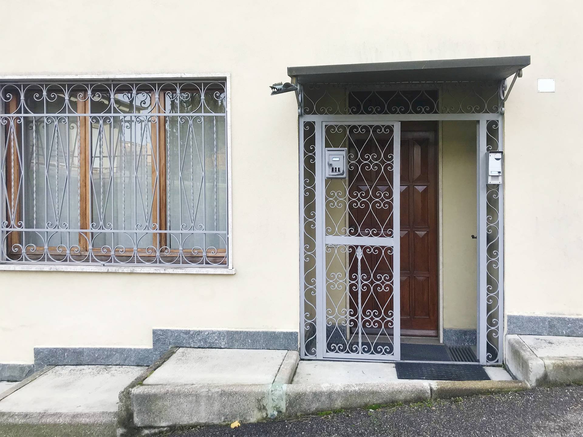 Foto 1 - Locale Commerciale Via Gozzi, Varese - foto 1