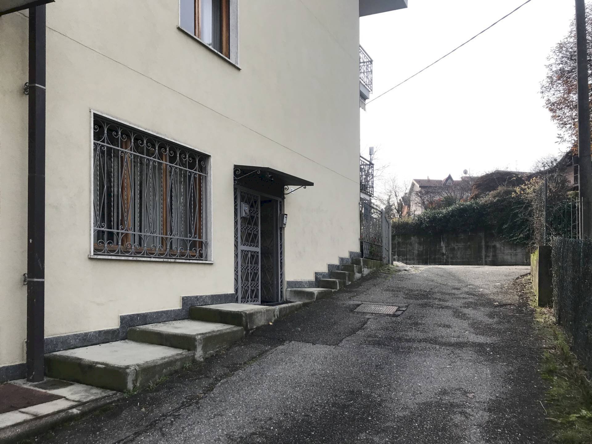 Foto 2 - Locale Commerciale Via Gozzi, Varese - foto 2