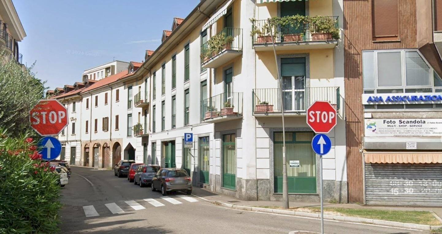 Foto 1 - Negozio Via Alessandro Volta
 
2, Gallarate - foto 1