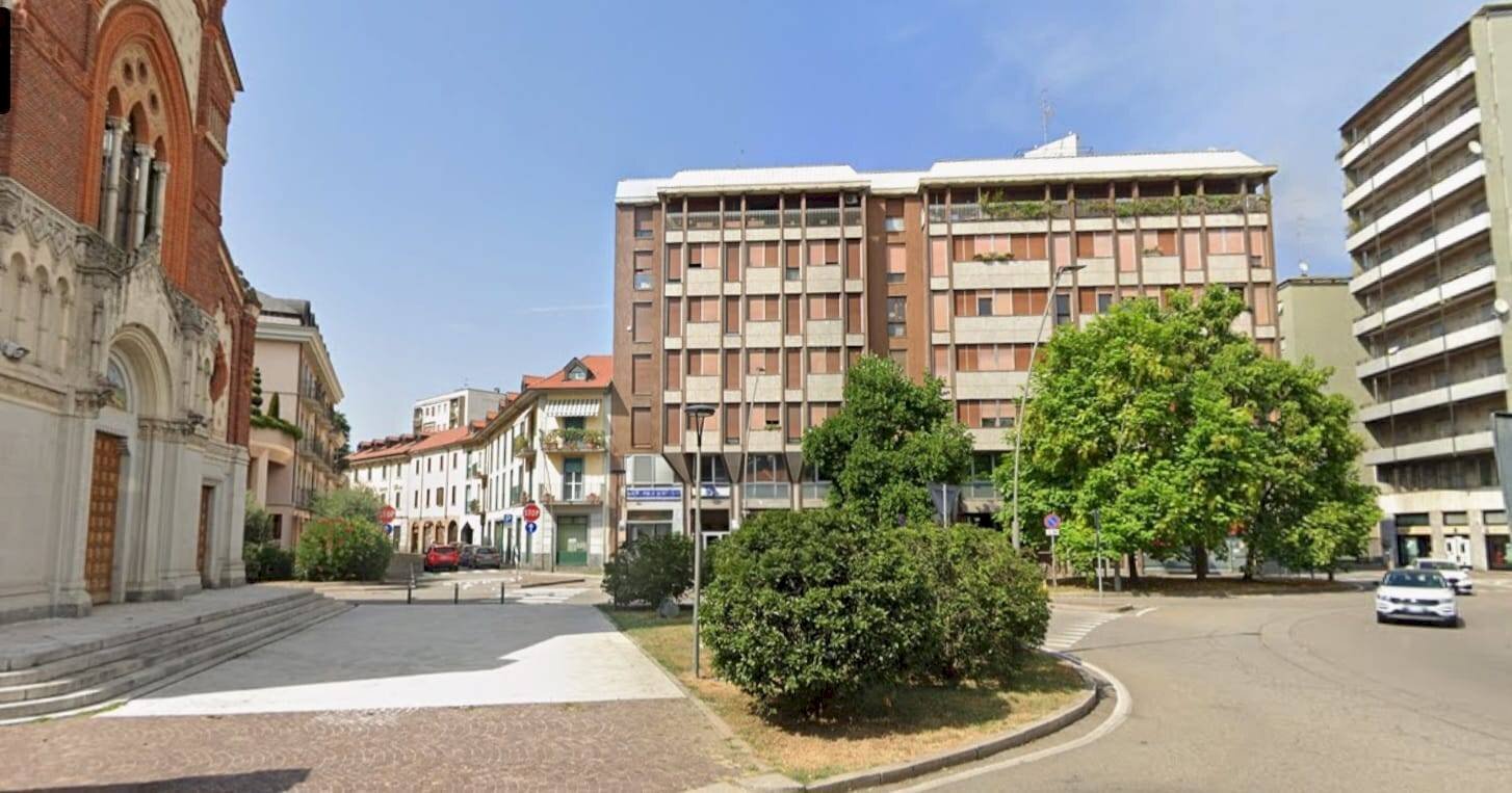 Foto 3 - Negozio Via Alessandro Volta
 
2, Gallarate - foto 3