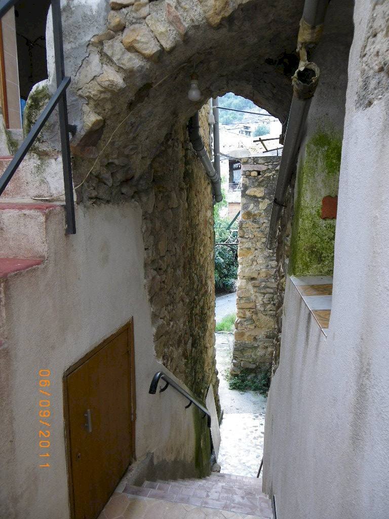 Foto 2 - Casa indipendente VIA SERRO SUPERIORE
SNC, Ventimiglia - foto 2