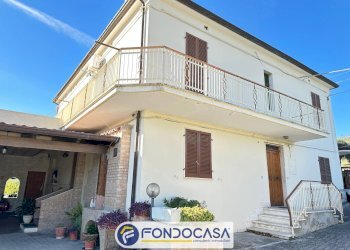 Foto 2 - Casa indipendente Contrada Santa Reparata
 
15, Civitella del Tronto - foto 2