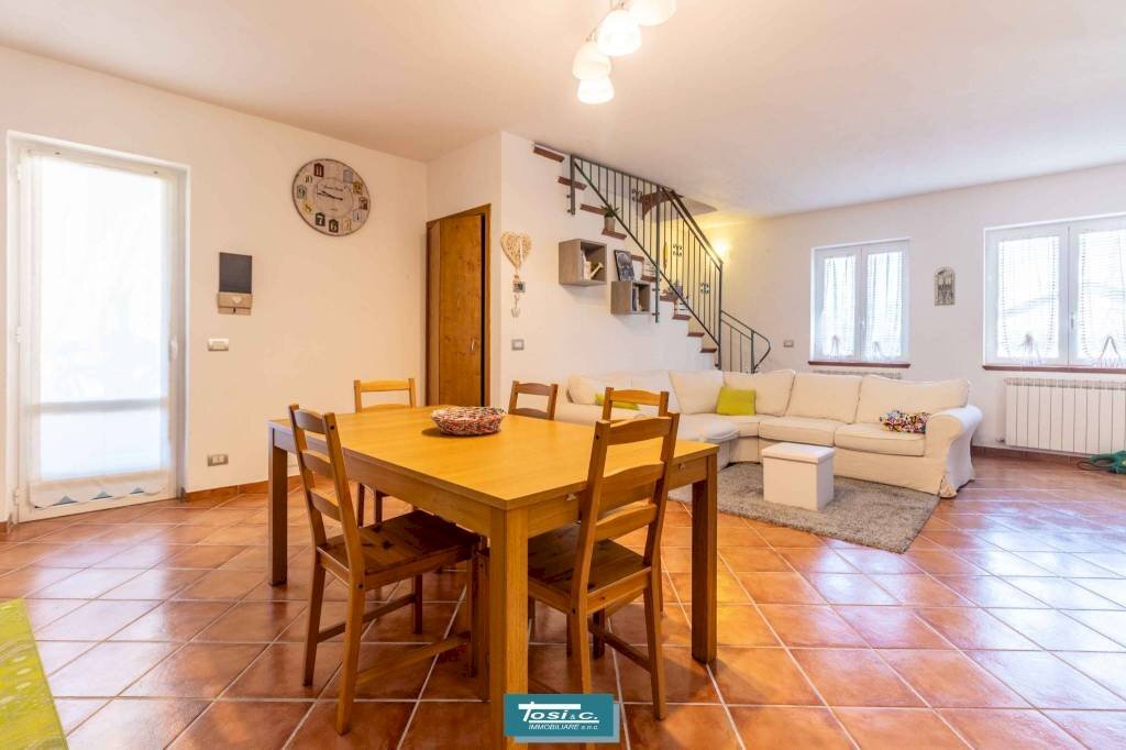 Salone - Three-room apartment Località Camuccioni, Fontaneto d'Agogna - photo 1