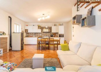 Salone - Trilocale Località Camuccioni, Fontaneto d'Agogna - foto 2