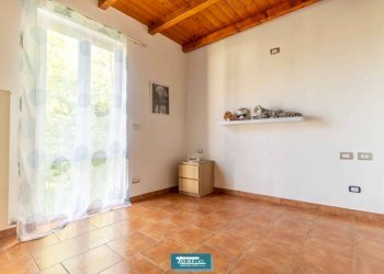 Camera da letto - Trilocale Località Camuccioni, Fontaneto d'Agogna - foto 11