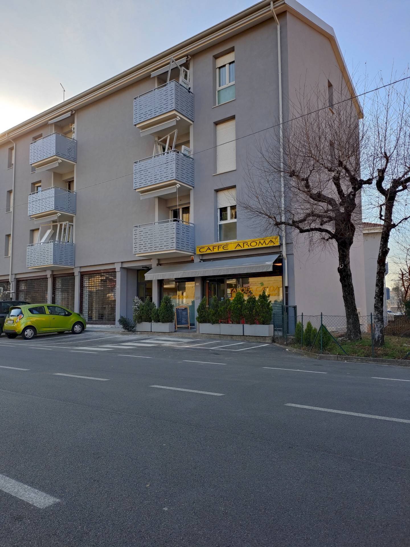 Foto 3 - Negozio Via Sanzio
 
6, Ponte San Pietro - foto 3