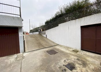 Foto 2 - Box via Donizetti
 
7, Bagnatica - photo 2