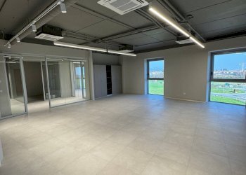 Foto 1 - Office Via Marco Biagi
 
95, Terno d'Isola - photo 1