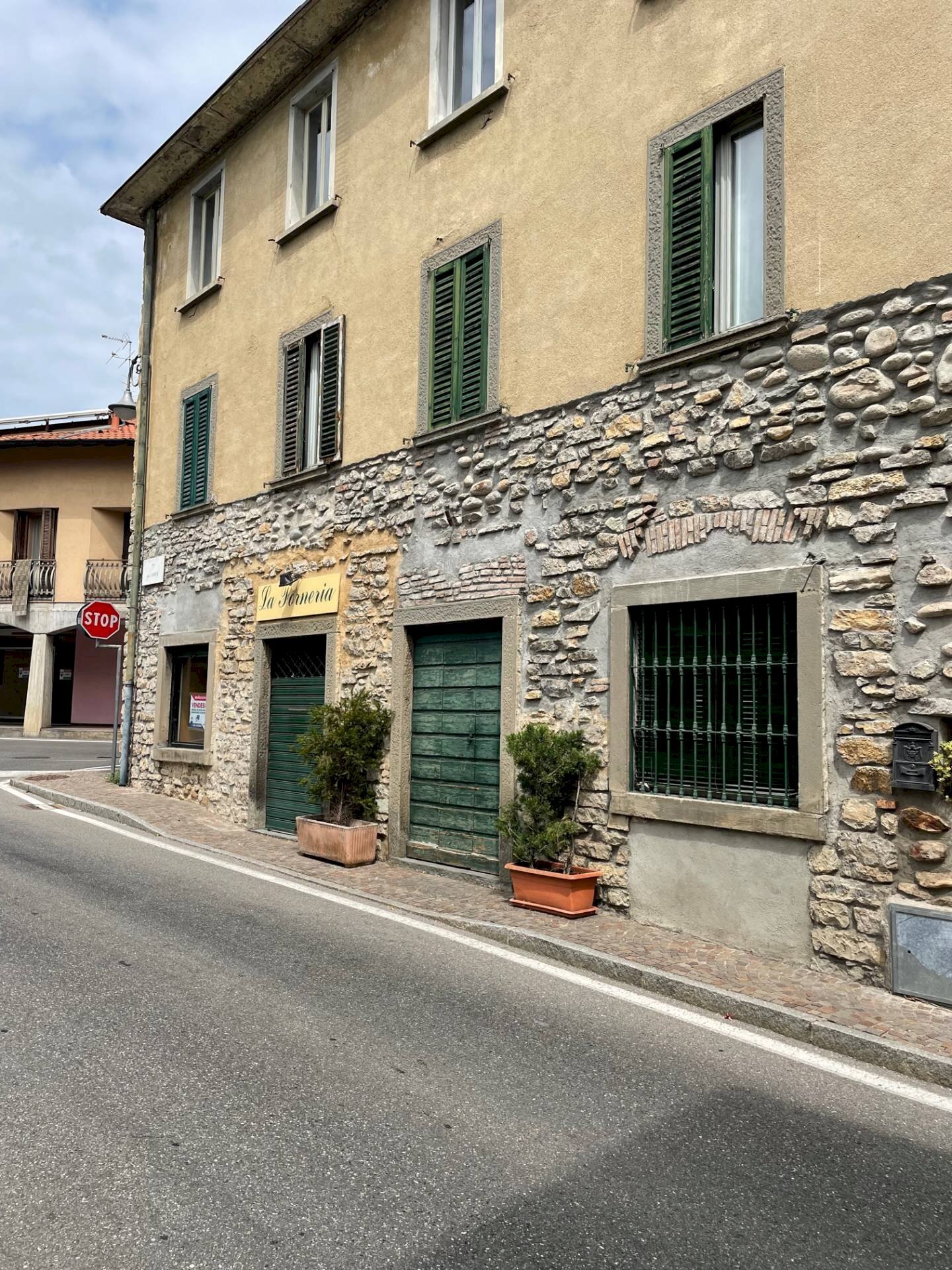 Foto 3 - Negozio Via della Libertà
 
14, Almenno San Salvatore - foto 3