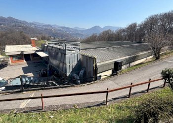 Foto 1 - Capannone via donatori di organi, Sant'Omobono Terme - foto 1