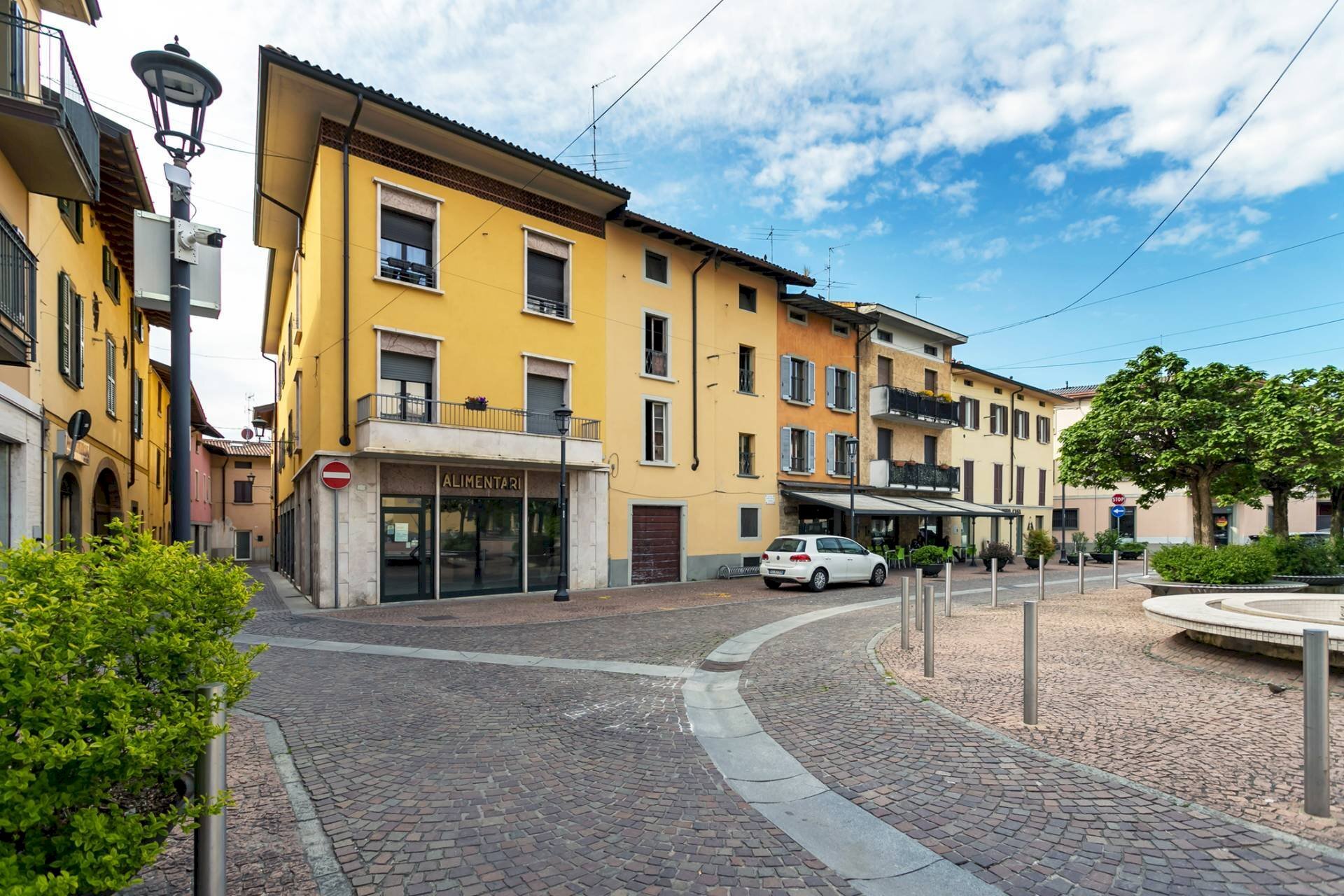 Foto 1 - Locale Commerciale PIAZZA MONS GRASSI
 
16, Verdello - foto 1