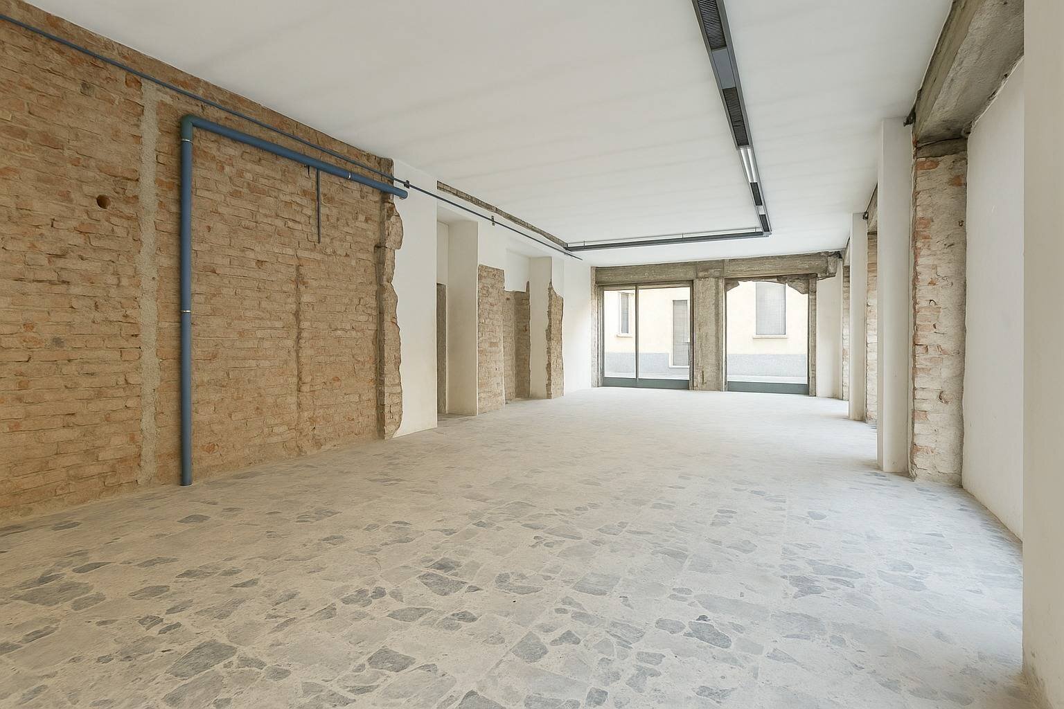 Foto 2 - Locale Commerciale PIAZZA MONS GRASSI
 
16, Verdello - foto 2