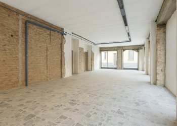 Foto 2 - Locale Commerciale PIAZZA MONS GRASSI
 
16, Verdello - foto 2