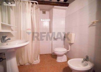 BAGNO CON DOCCIA - Casa indipendente VIA 4 NOVEMBRE
 
37, Roccastrada - foto 27