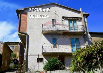 Laterale com terrazze - Casa indipendente VIA GIULIO CESARE
 
9, Roccastrada - foto 1