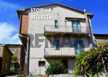 Casa all\'aperto - Casa indipendente VIA GIULIO CESARE
 
9, Roccastrada - foto 3
